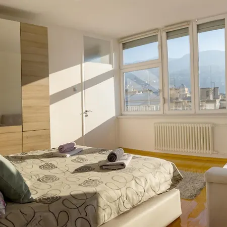 Apartment Central Mirza *